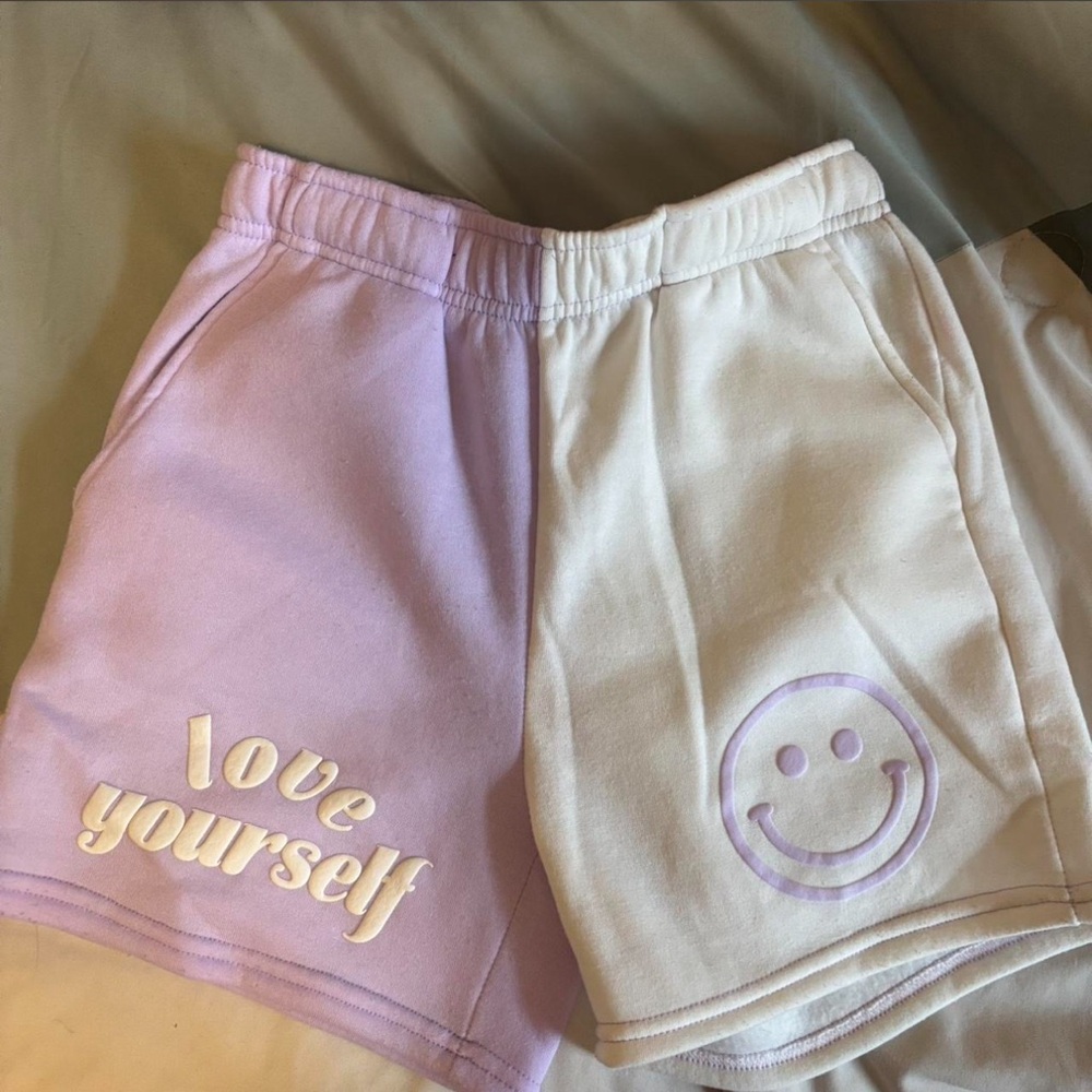 No Boundaries Lavender and White Split Smile Graphic Women's Shorts